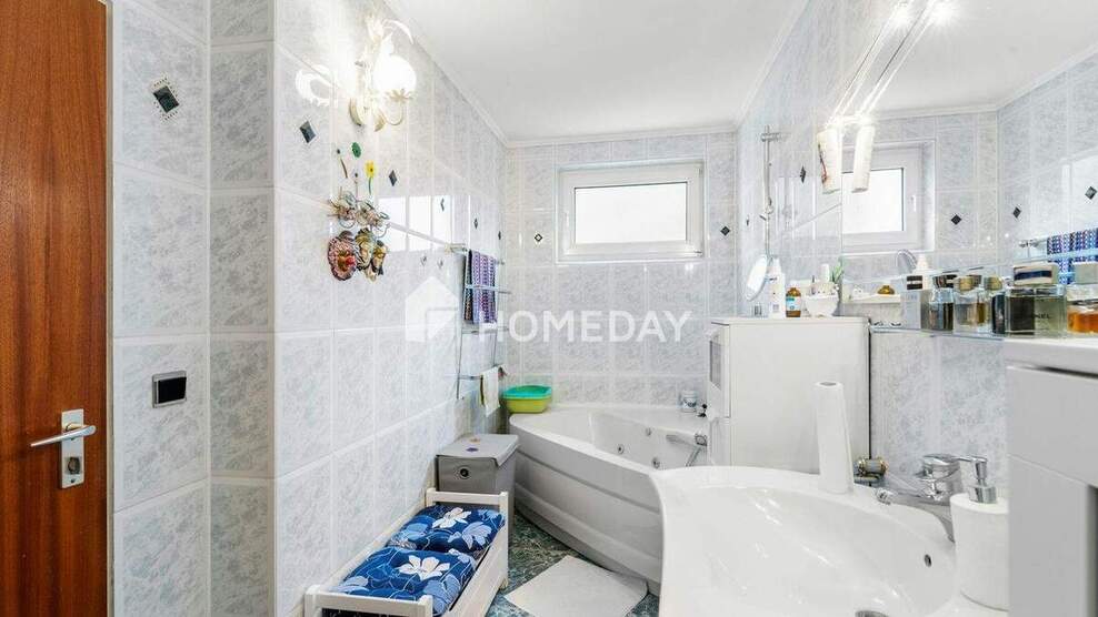 Stilvolles 5-Zimmer-Reihenendhaus mit besonderer Architektur und schönem Garten in Frohnau 5 zimmer