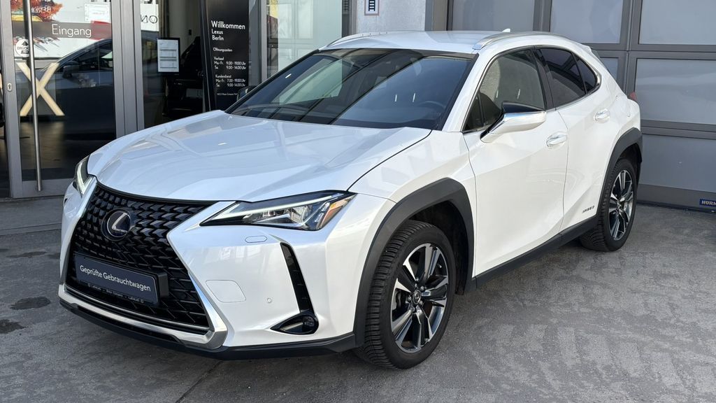 Lexus UX 50.161 km 27.950 &euro; Berlin 13403