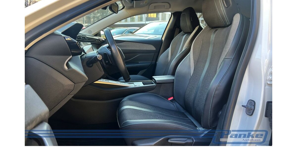 Peugeot 308 Allure EAT8*NAV*Carplay*LED*360°*Cockpit* 150.000 km 17.990 &euro; Berlin 13187