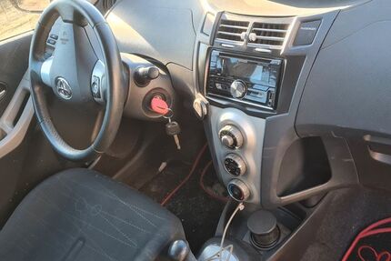 Toyota Yaris 262.132 km 2.400 &euro; berlin 13089