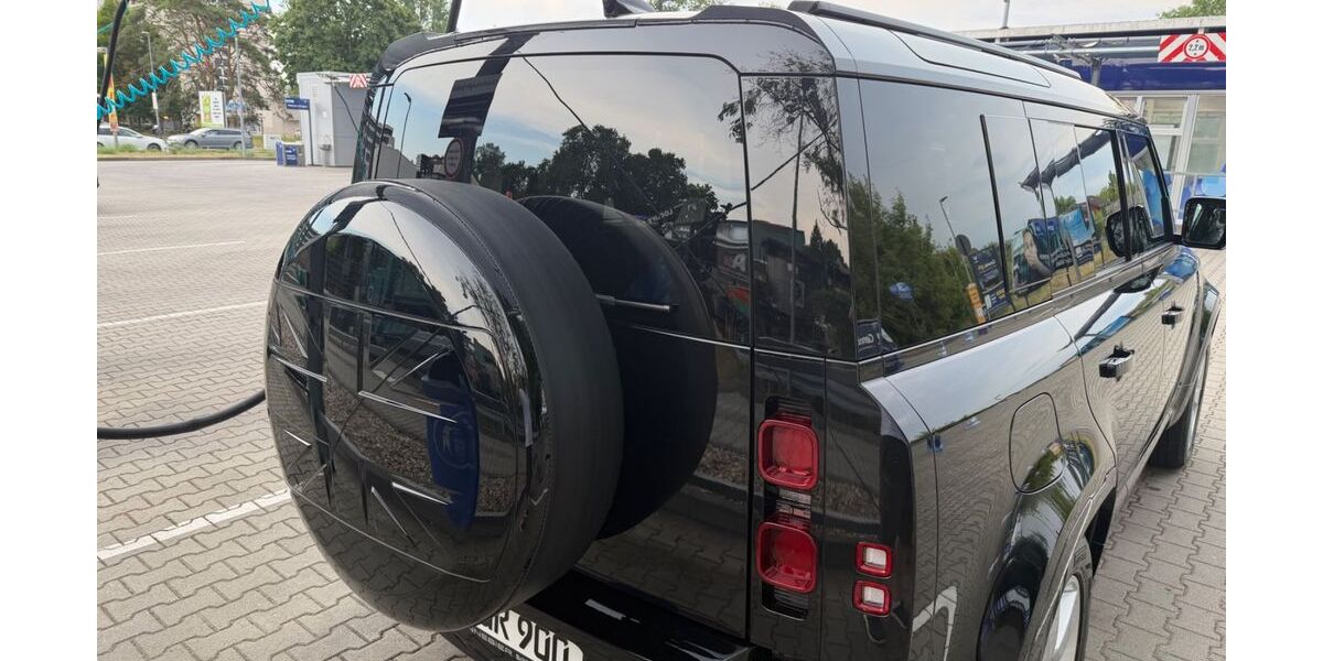 Land Rover Defender 52.000 km 76.200 &euro; Berlin 12347