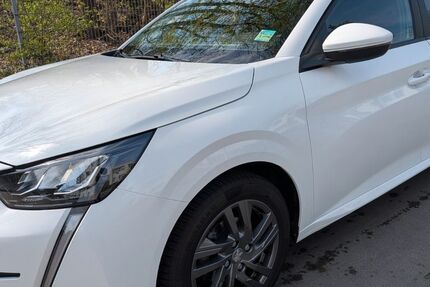 Peugeot 208 26.000 km 13.500 &euro; Berlin 10781