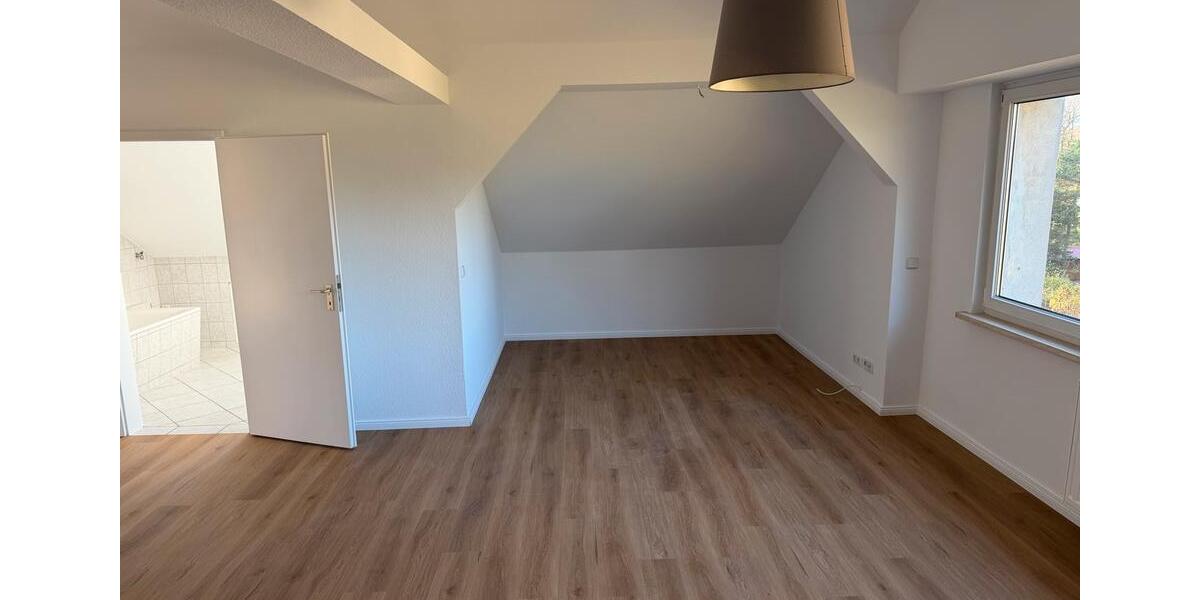 Dachgeschoßwohnung Berlin Spandau - 2 Zimmer, 87 m&sup2;, 1.400&euro; | Angebot:24354272