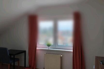 möbliertes 17m2 Zimmer im Dachgeschoss zu vermieten 1 zimmer