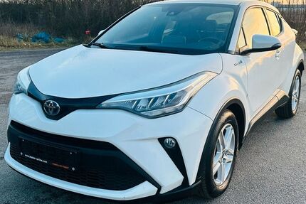 Toyota C-HR 115.000 km 16.500 € Berlin 12099