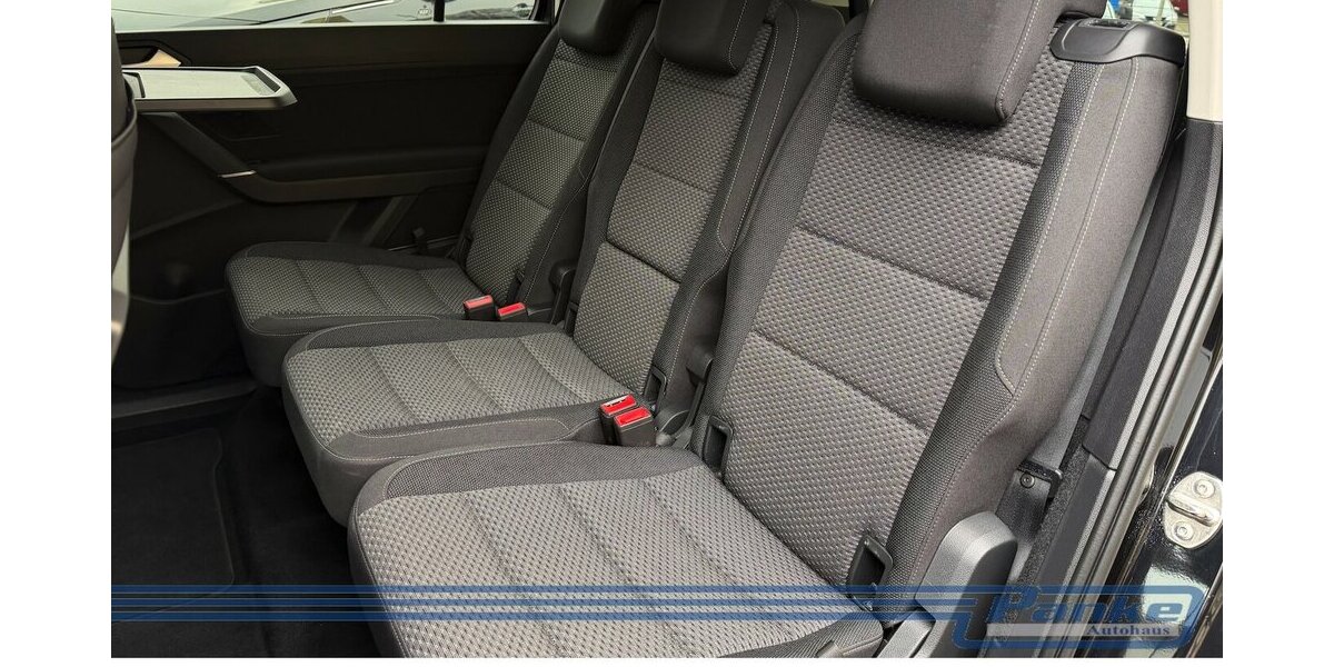 VW Touran Comfortl.DSG BT110 TSI*7Sitz*NAV*ACC*PDC* 40.678 km 22.990 &euro; Berlin 13187