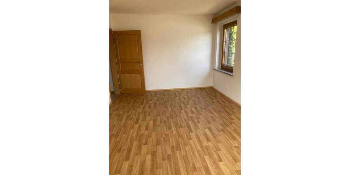 Einfamilienhaus Oranienburg - 4 Zimmer, 140 m&sup2;, 350&euro; | Angebot:25957432