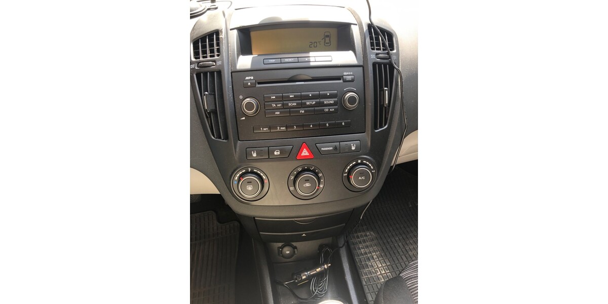 Kia Ceed 126.000 km 3.099 &euro; Berlin 10178