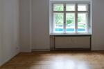 Helle 2 Zimmer-Wohnung mit Balkon & Stellplatz in zentraler Lage