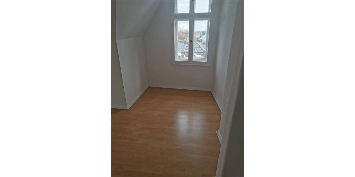 Etagenwohnung Berlin Altglienicke - 4 Zimmer, 111 m&sup2;, 1.400&euro; | Angebot:25927499