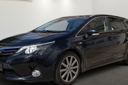 Toyota Avensis 213.879 km 5.699 &euro; Berlin 12681