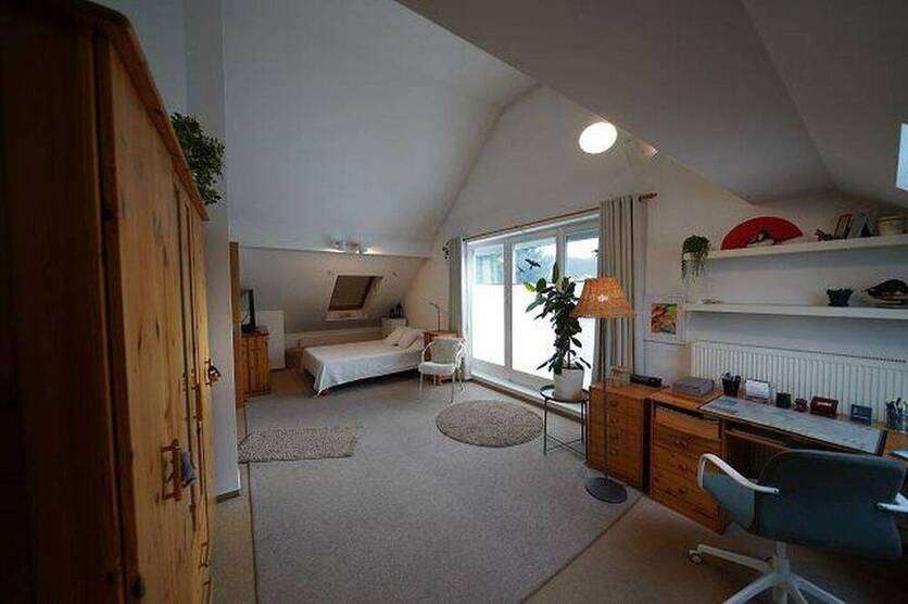Großzügiges Architektenhaus, gepflegt, mit separater EinliegerWohnung