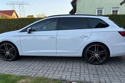 Seat Leon 98.000 km 14.299 &euro; Berlin 12524
