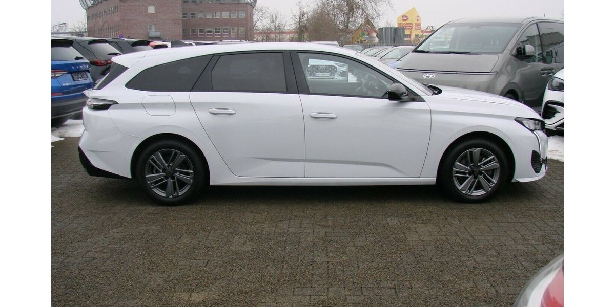 Peugeot 308 1.5L Allure ACC AHK LED Navi Kamera 34.524 km 23.980 &euro; Falkensee 14612