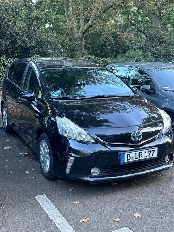 Toyota Prius Plus 244.000 km 8.250 € Berlin 10178