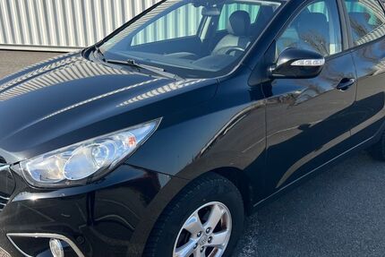 Hyundai ix35 181.000 km 5.499 &euro; Berlin 12057