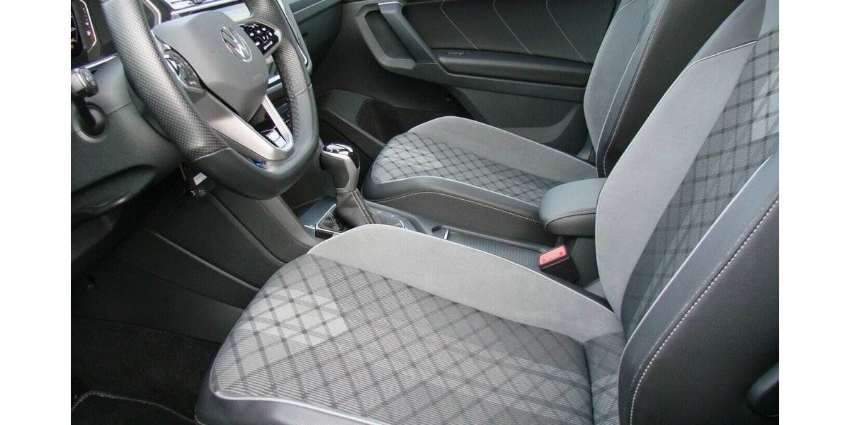 VW Tiguan 2.0TDi R-Line 4M BlackStyle ACC IQ LIGHT 41.763 km 34.980 &euro; Falkensee 14612