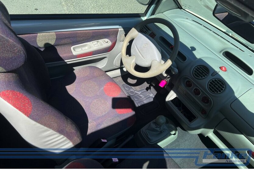 Renault Twingo 1.2 Liberty*Falt-Dach*4-Sitz*11/25TÜV*2-E 174.613 km 1.980 € Berlin 13187