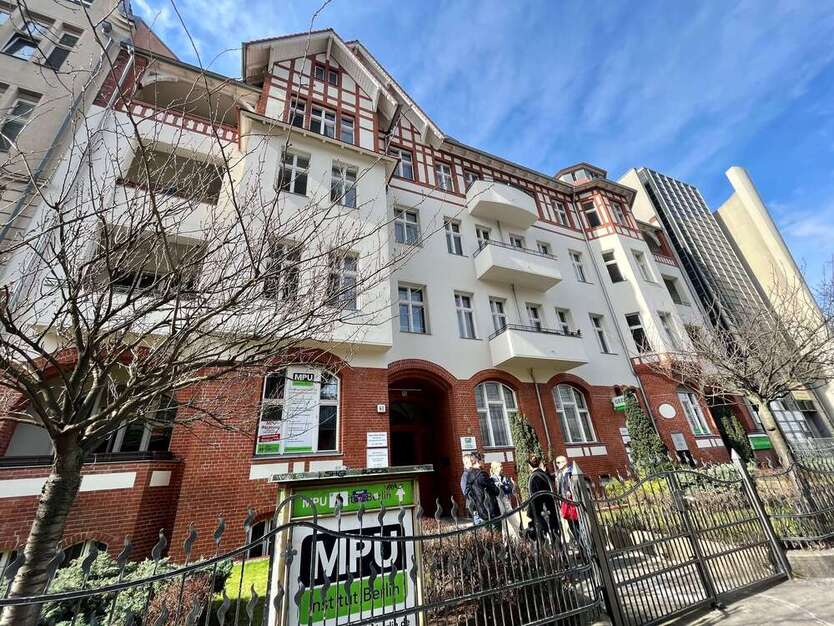 Wohnung zum Mieten in Berlin 1.761 € 110.05 m² 4 zimmer