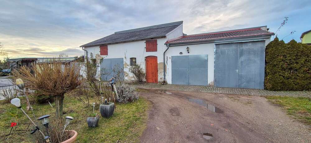 Wohn- & Gewerbeensemble mit Entwicklungspotenzial – Ihre Kapitalanlage mit Flughafennähe 11 zimmer