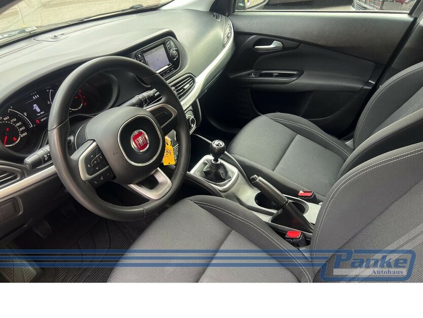 Fiat Tipo 1.4 T-Jet Easy*AHK*SHZ*Klima*NAV*LED*BT* 131.411 km 8.480 € Berlin 13187