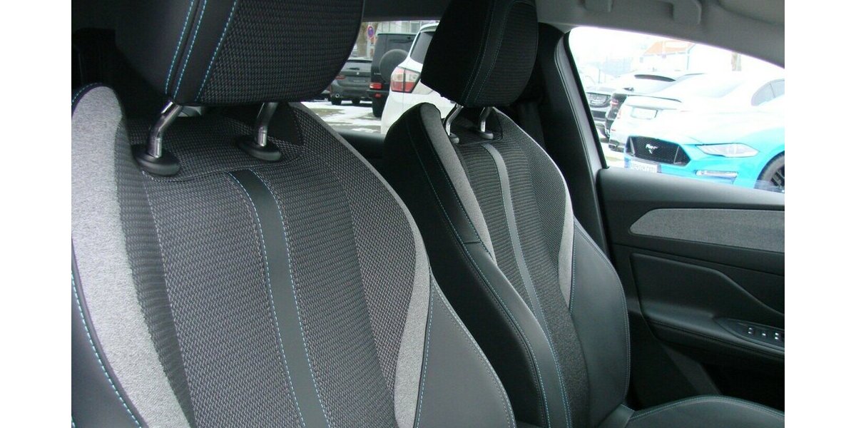 Peugeot 308 1.5L Allure ACC AHK LED Navi Kamera 34.524 km 23.980 &euro; Falkensee 14612