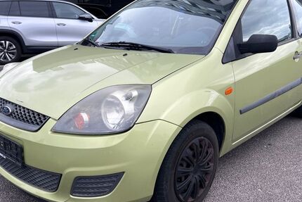 Ford Fiesta 85.015 km 950 € Berlin 12249