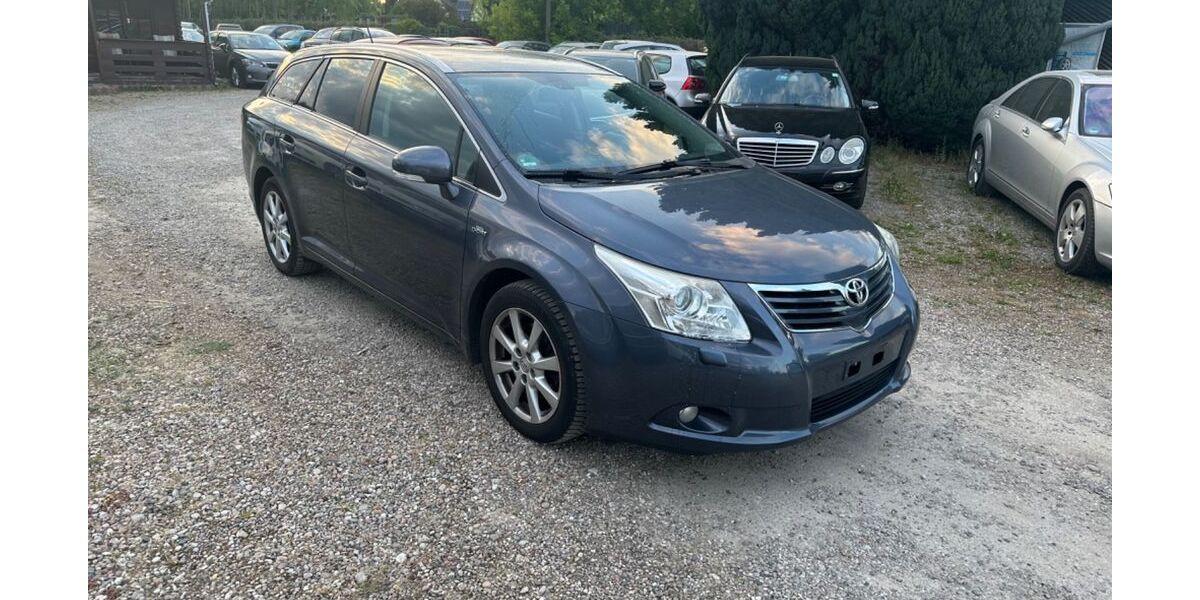 Toyota Avensis 198.000 km 4.990 &euro; Berlin 13127