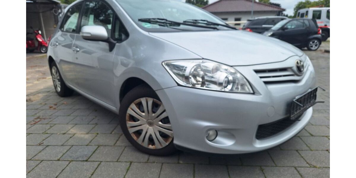 Toyota Auris 69.800 km 5.300 &euro; Oranienburg bei Berlin 16515