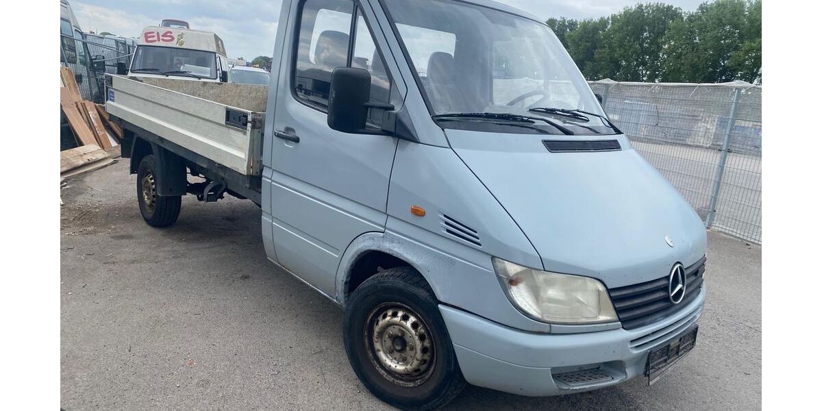 Mercedes-Benz Sprinter 298.000 km 2.799 &euro; berlin 13089