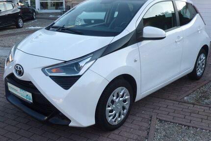 Toyota Aygo (X) 32.255 km 9.900 &euro; Berlin 12683