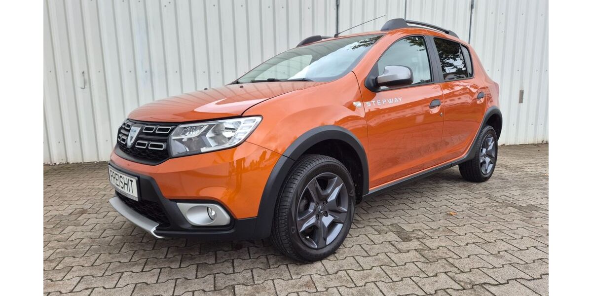 Dacia Sandero 76.000 km 9.499 &euro; Berlin 13125