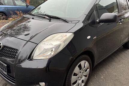 Toyota Yaris 140.000 km 3.299 &euro; Berlin 13055