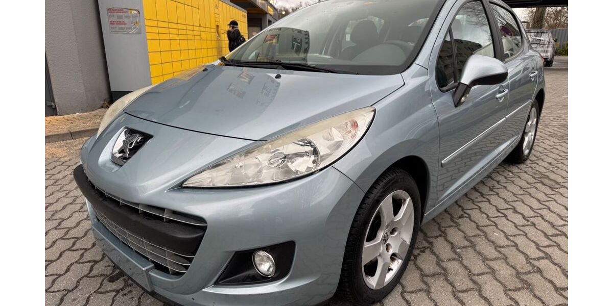 Peugeot 207 95.000 km 4.699 &euro; Berlin 13055