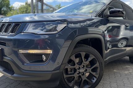 Jeep Compass 59.902 km 22.995 &euro; Berlin 13127