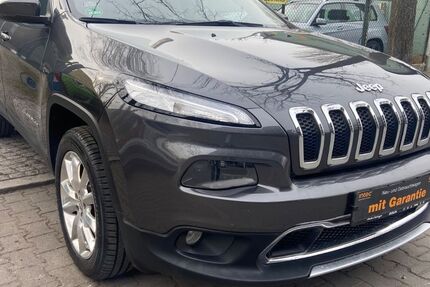 Jeep Cherokee 60.000 km 12.990 &euro; Berlin 13599