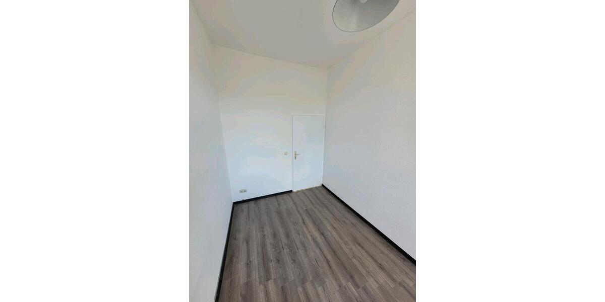 Etagenwohnung Berlin Treptow-Köpenick - 3 Zimmer, 86 m&sup2;, 450&euro; | Angebot:25942198