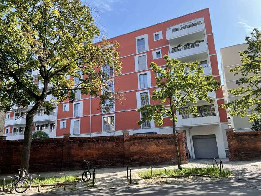 Wohnung zum Mieten in Berlin 2.054,40 € 102.72 m²