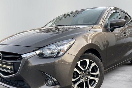 Mazda 2 98.414 km 11.990 € Berlin 13599