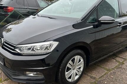 VW Touran 174.000 km 14.950 &euro; Berlin 12277