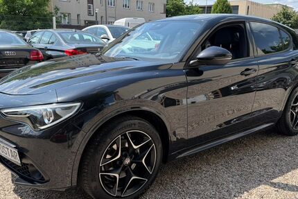 Alfa Romeo Stelvio 214.000 km 15.999 &euro; Berlin 12347
