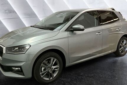 Skoda Fabia 9.999 km 25.990 &euro; Berlin 12681