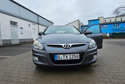 Hyundai i30 275.094 km 3.500 &euro; Berlin 12527