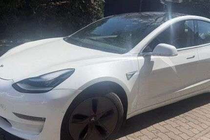 Tesla Model 3 78.304 km 22.850 &euro; Berlin 13407