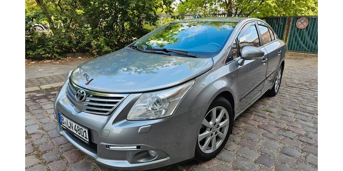 Toyota Avensis 178.000 km 5.900 &euro; Berlin 13353