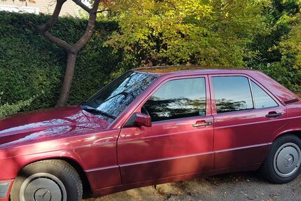 Mercedes-Benz 190 137.900 km 12.000 &euro; Berlin 14089