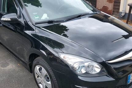 Hyundai i30 71.000 km 5.100 &euro; Berlin 12357
