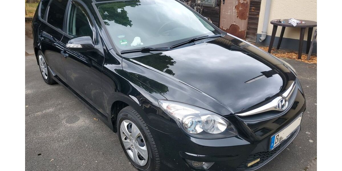 Hyundai i30 71.000 km 5.100 &euro; Berlin 12357