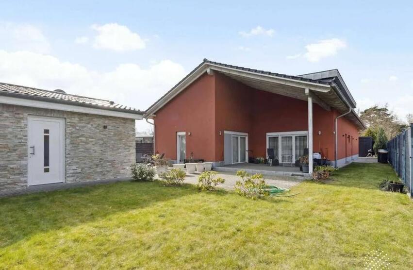 Wohnhaus mit 3 Wohnungen und ein TinyHouse