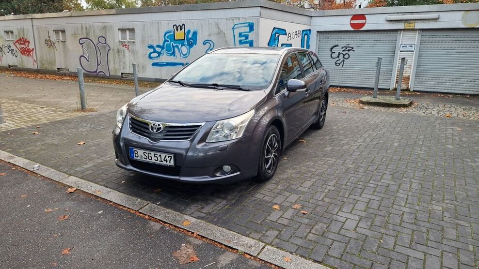 Toyota Avensis 155.000 km 4.350 € Berlin 12057